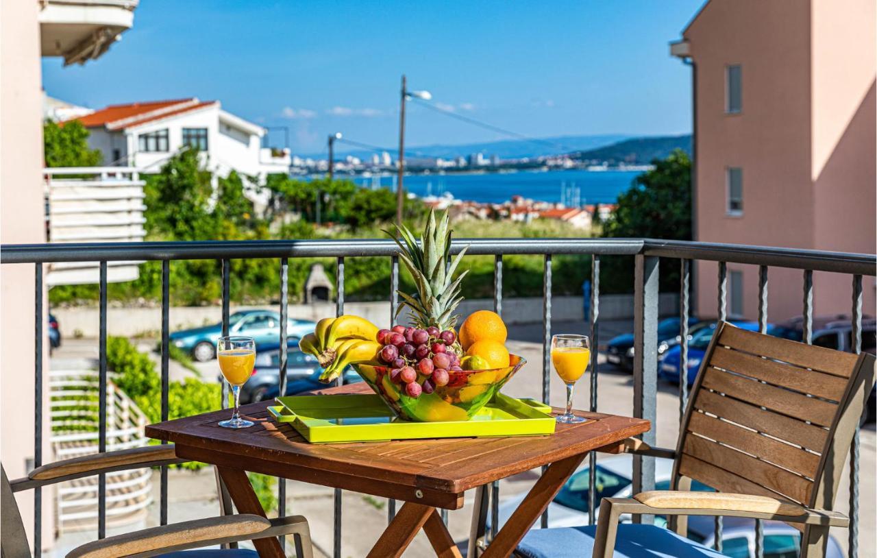 Apartment Cozy In Kastel Kambelovac With Wifi